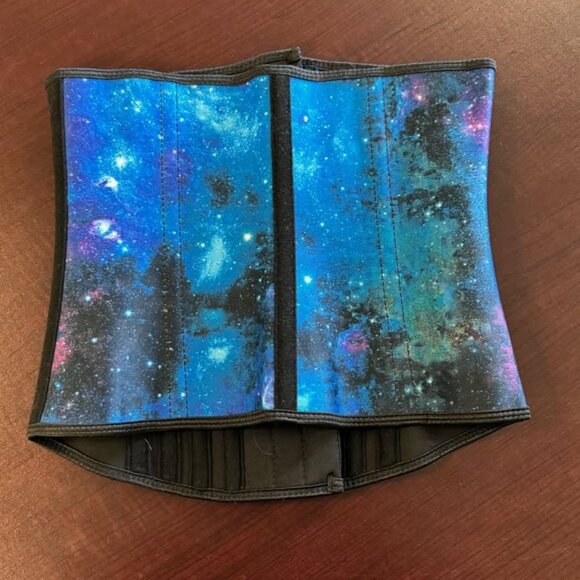 Luxx Curves Waist Trainer - Picture 3 of 4